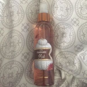 B&BW Marshmallow Pumpkin Latte Body Spray